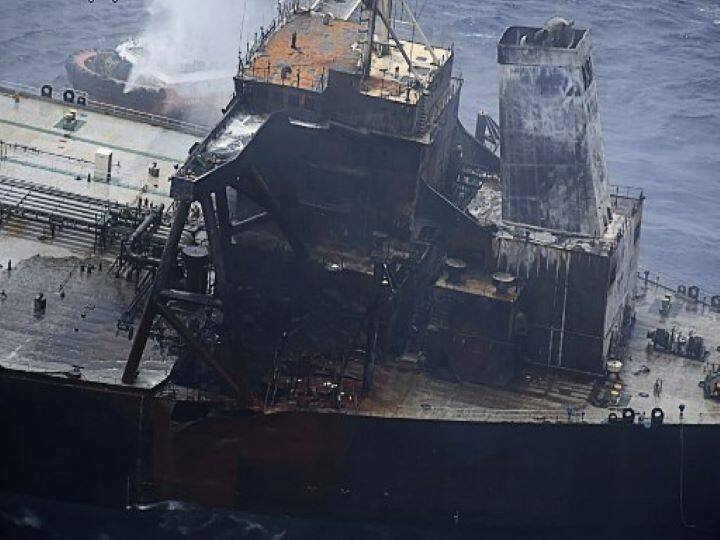 The Indian coastguard, which deployed six ships, an aircraft and a helicopter, added on Sunday that its pollution control vessel had arrived at the site in the Indian Ocean.(Image: AFP)