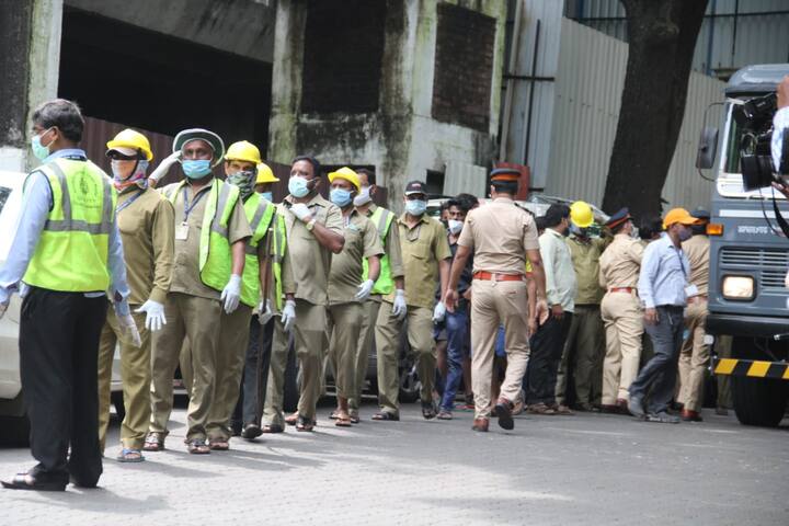 Kangana is en route to Mumbai, she boarded the flight from Chandigarh and will land in Mumbai around 2 PM