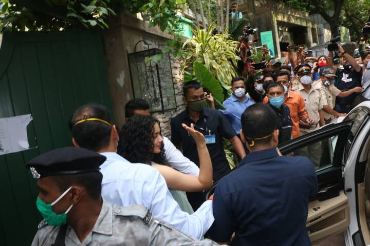 Kangana, who has been quite vocal about the unfair treatment of the outsiders in Bollywood after Sushant Singh Rajput’s demise, shared a video message on social media and said that Maha CM’s ‘ego would get destroyed’ the way her house was demolished. (PIC Credit: Manav Manglani)