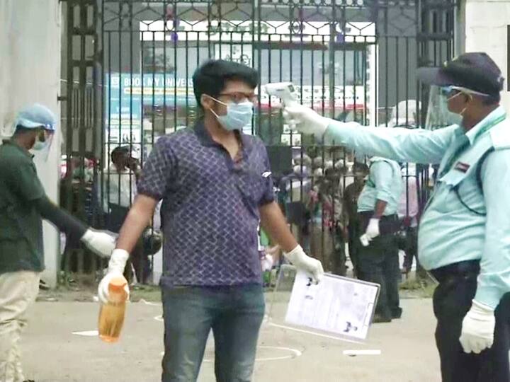 Bihar: Candidates arrived at an exam centre in Patna to write National Eligibility-cum-Entrance Test. (ANI Photo)