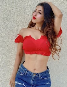 Devon Ke Dev...Mahadev Actress Sonarika Bhadoria Skinny-Shamed For  Wearing Loose-Fit Jeans!