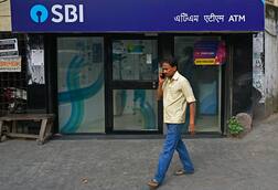 ALERT! Planning To Withdraw Cash From SBI ATM? Check These New Rules Coming Into Effect From Sept 18