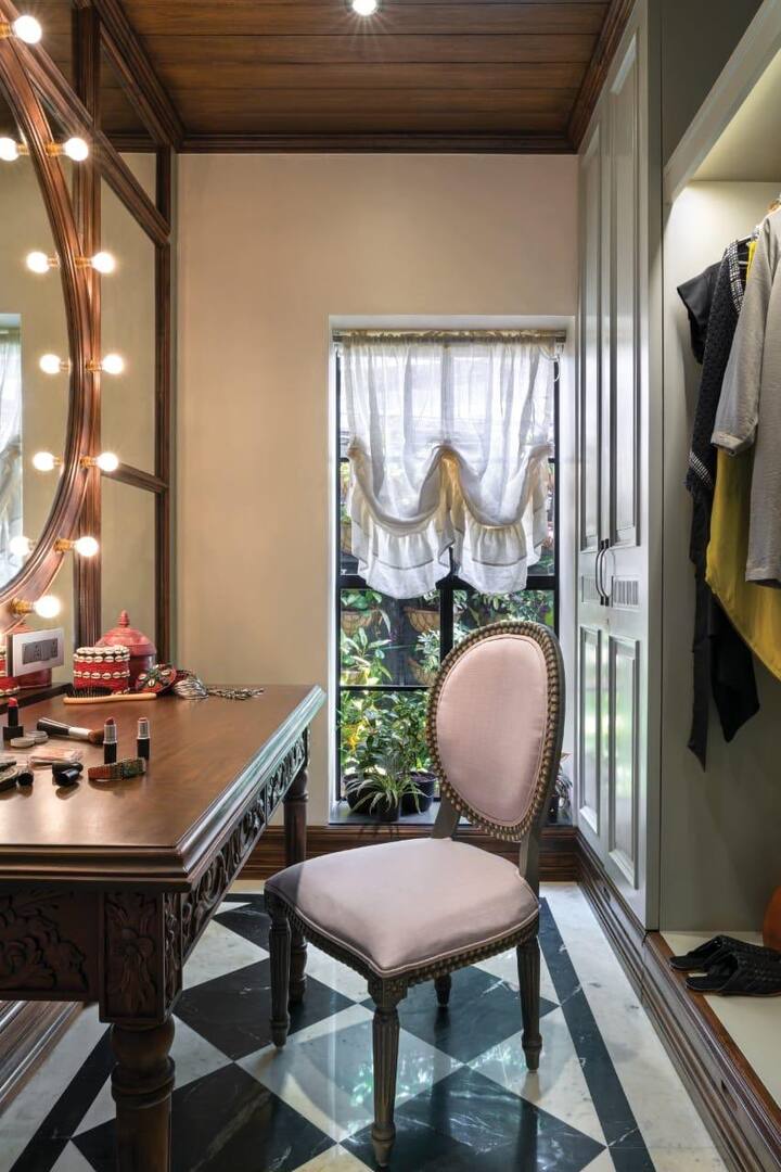 In a following tweet, the Panga actress on the micro-blogging site wrote in Hindi saying it takes a lifetime to build a home and you don't even sigh while burning down residences. 