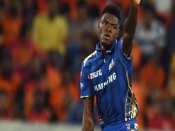 IPL 13, MI vs CSK: Windies Seam Bowler Alzarri Joseph Spotted In Mumbai Indians Practice Session Ahead Of Opener Against CSK