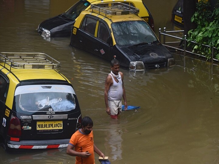 Mumbai Rains Zaveri Bazaar submerged in rain water for second time in 80 years Mumbai Rains: Watch Visuals Of Zaveri Bazaar That Has Submerged In Rain Water Only For The Second Time In 80 Years
