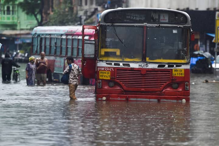 Mumbai received one of the highest showers in the last 24 hours of this monsoon season and more rainfall is likely in the city and suburbs on Wednesday. Heavy showers overnight and early Wednesday morning caused waterlogging at many places in the metropolis, disrupting rail and road traffic. (Image: AFP)