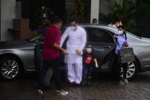 IN PICS: Kareena Kapoor, Saif Ali Khan & Taimur Spotted At Mumbai Airport’s Private Terminal As They Leave For Delhi