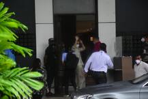 IN PICS: Kareena Kapoor, Saif Ali Khan & Taimur Spotted At Mumbai Airport’s Private Terminal As They Leave For Delhi