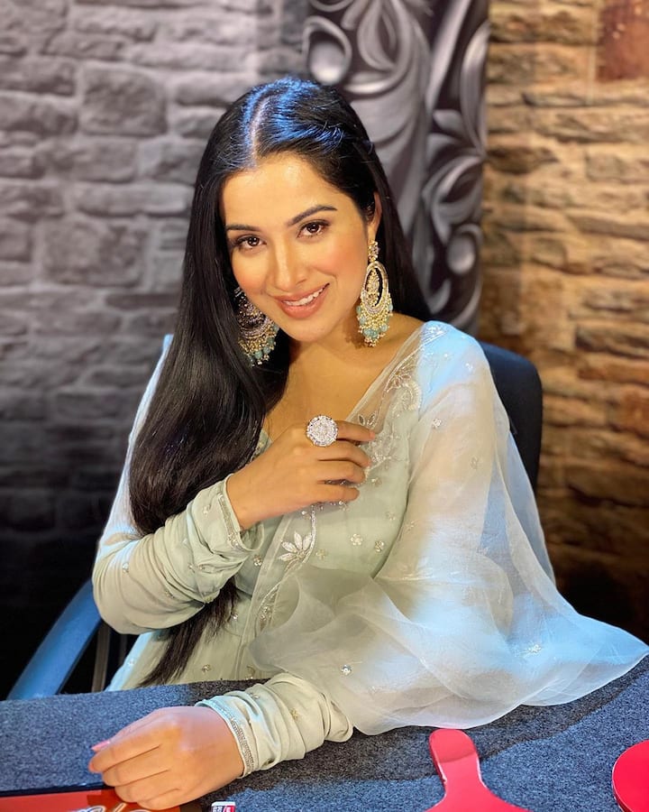 On the professional front, Sara Gurpal was recently seen a in a Punjabi TV show titled ‘Heer Ranjha’. She has reportedly said no to other work commitments for ‘Bigg Boss 14’. (All PICS Credit: Instagram)