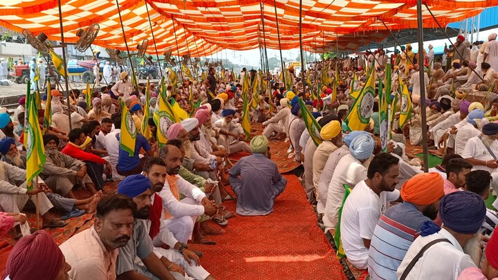 The three new farm bills which were passed by the parliament have raised concerns as farmers fear that they will no longer get paid at MSP. They want profitable sales in the form of minimum support prices (MSPs) to be a legal right. Image (ABP News)