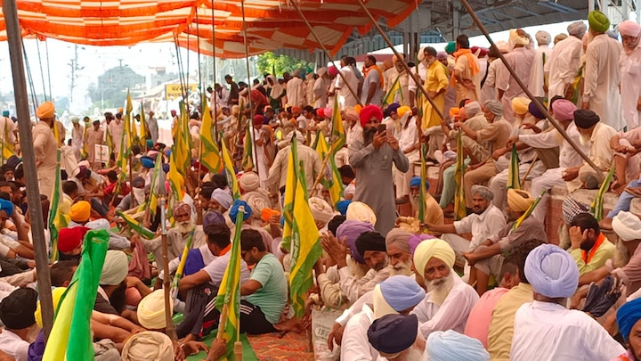 Farmers in both Punjab and Haryana have been protesting against the legislation for weeks and the Punjab farmers' body had announced a three-day ‘rail roko’ agitation across the state from September 24-26. Image (ABP News)