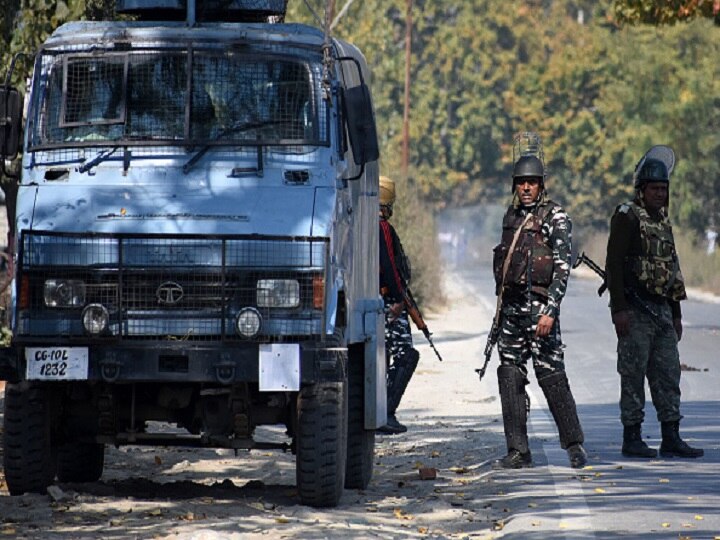 Jammu Kashmir: 2 Civilians Injured Near Encounter Site In Anantnag; Two Lashkar Militants Killed J&K: 2 Civilians Injured After Shell Explodes Near Encounter Site In Anantnag; Two Lashkar Militants Killed