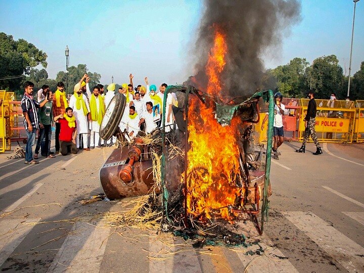 Farm Bills: Protests Turn Aggressive In Delhi, Farmers Set Tractor Ablaze near India Gate Farm Laws Protest: 5 Arrested For Setting Up Tractor On Fire At India Gate