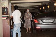 PICS: Pregnant Kareena Kapoor & Mother Babita Kapoor Snapped In Mumbai