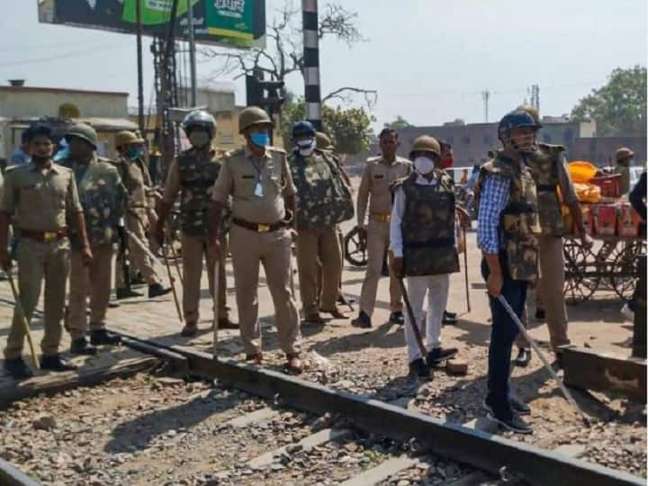 Hathras | Victim\'s Brother To ABP News: Heavy Force Deployed At ...