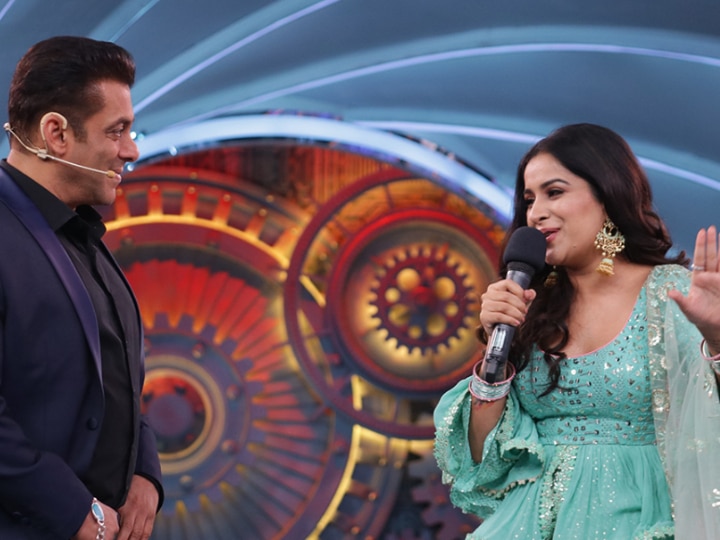 Popular Punjabi singer and actress Sara Gurpal is also participating in 'Bigg Boss 2020'. She has featured in films like 'Dangar Doctor Jelly' and 'Manje Bistre.'