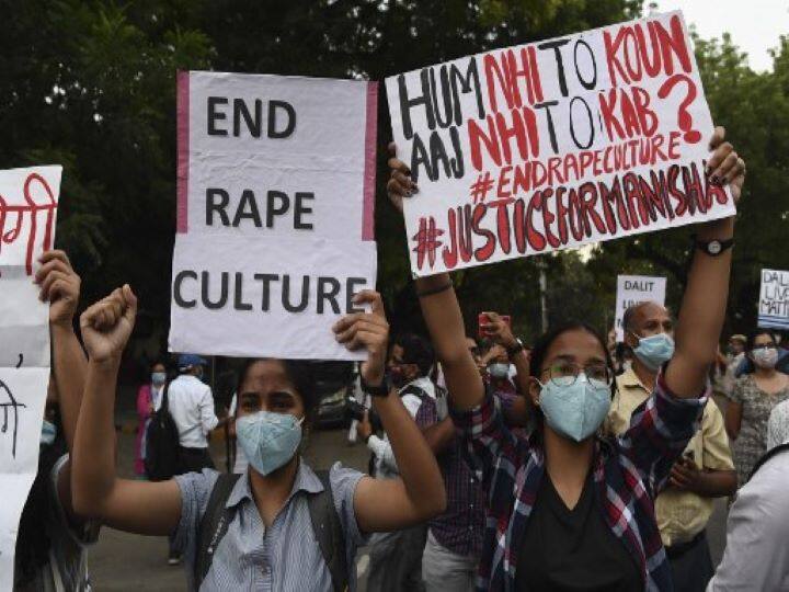 JNU students held placards raising their voice to stop rape and sexual harassment in the country. The students slammed the UP administration for taking the steps 
