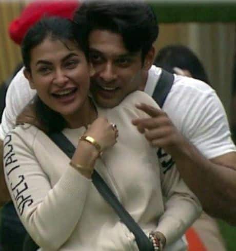 And some old pics of Pavitra Punia posing with Bigg Boss 13 winner Siddharth Shukla is now viral on internet.