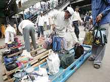Finally! Mumbai's Famous Dabbawalas All Set To Return! Consulates Staff & Tiffin Carriers Can Now Access Local Trains