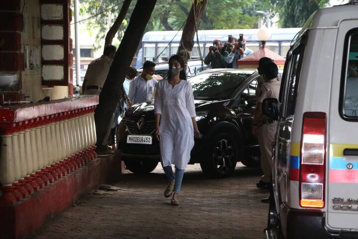Rhea Chakraborty will have to follow the protocol of coming to the Police station for the next nine days as well. 