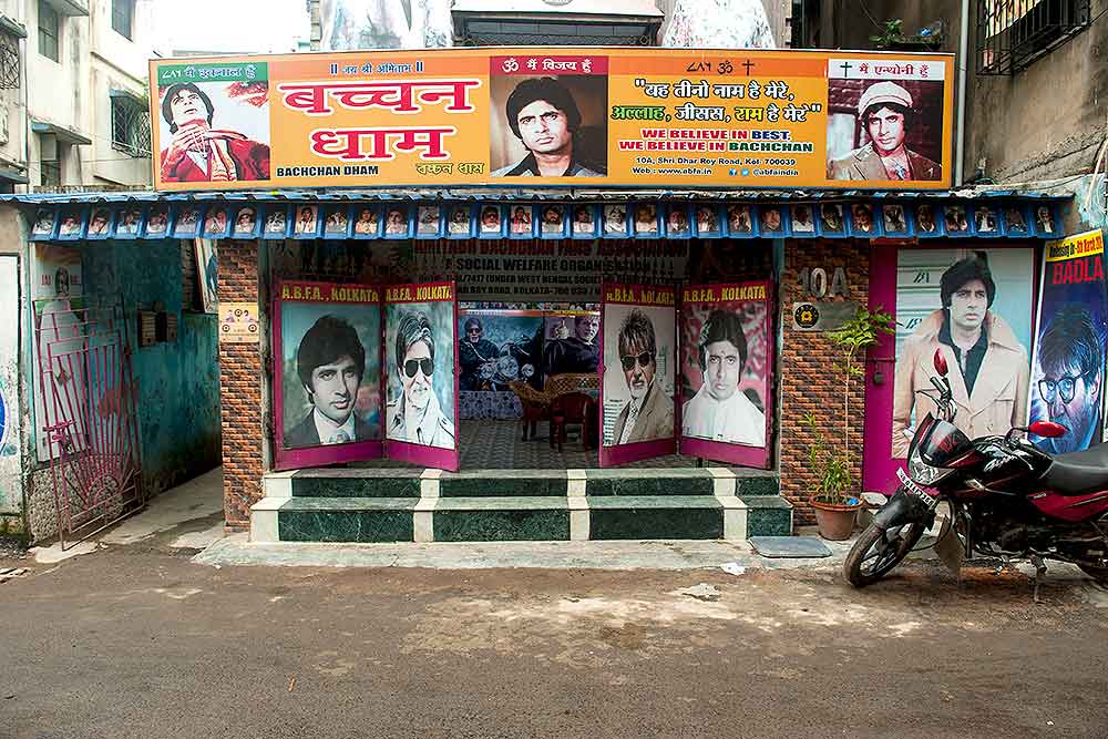 Amitabh Bachchan Temple In Kolkata Hosts Virtual Meet With Big B & His Extended Family On Actor's 78th Birthday!