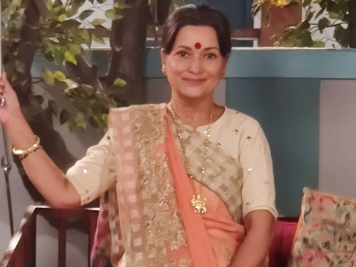 Happu Ki Ultan Pultan Actress Himani Shivpuri Returns To Set After Testing Negative For COVID19 ‘Happu Ki Ultan Pultan’ Actress Himani Shivpuri Returns To Set After Testing Negative For COVID-19