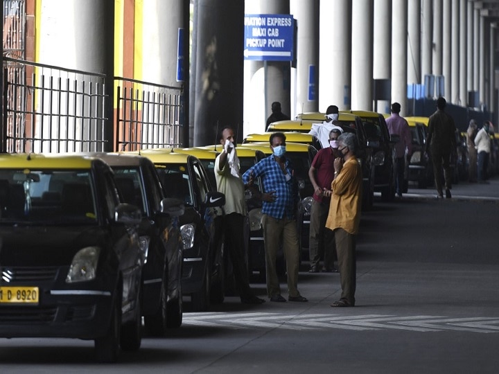 Woman held in Goa for duping 900 investors of Rs 250 crore in app-based taxi company Hello Taxi Fraud: Woman Held In Goa For Cheating 900 Investors Of Rs 250 Crore