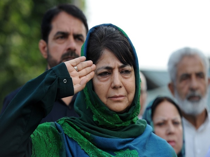 Mehbooba Mufti Released By Jammu Kashmir Administration After 1 Year Detention Article 370 Former Jammu & Kashmir CM Mehbooba Mufti Released After More Than A Year In Detention