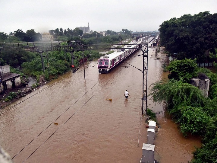 Telangana, Andhra Pradesh Floods: Incessant Rainfall Kills Over 30, PM Modi Assures All Help From Centre Telangana, Andhra Pradesh Floods: Incessant Rainfall Kills Over 30, PM Modi Assures All Help From Centre