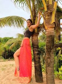 TV Actress Jennifer Winget Is Chilling In Goa Like A DIVA; Check Out STUNNING PICS Here!