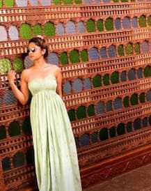 TV Actress Jennifer Winget Is Chilling In Goa Like A DIVA; Check Out STUNNING PICS Here!