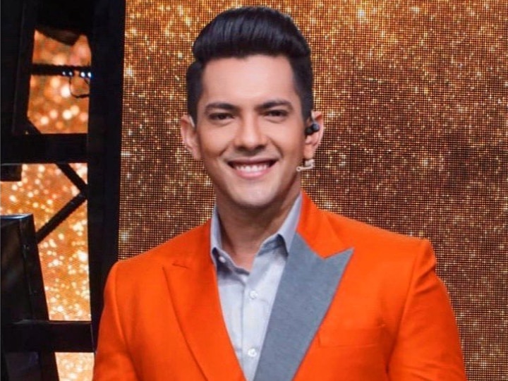 Aditya Narayan Bankrupt reports untrue, Refutes Reports Claiming He Went Bankrupt Here is Aditya Narayan's reaction  Aditya Narayan Refutes Reports Claiming He Went Bankrupt; Says ‘After Working For More Than Two Decades How Can I Go Moneyless?’