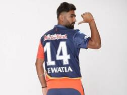 'Tewatia Hai To Mumkin Hai': Cricket Buffs Hail Rahul Tewatia For Unbelievable Catch To Dismiss RCB Captain Virat Kohli