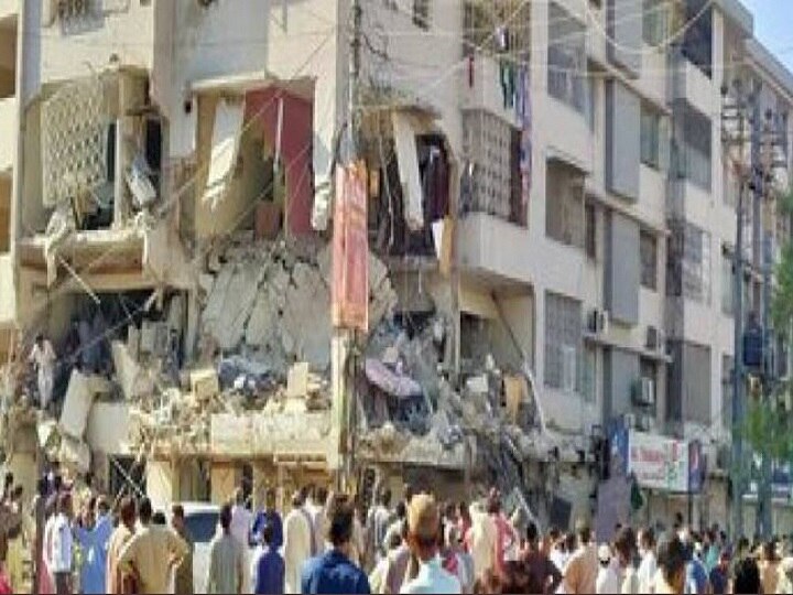 Karachi University Blast Three killed several injured in massive explosion in building near Karachi University reports Pakistan media Pakistan: Massive Explosion In Building Near Karachi University; At Least 3 Dead, 15 Injured