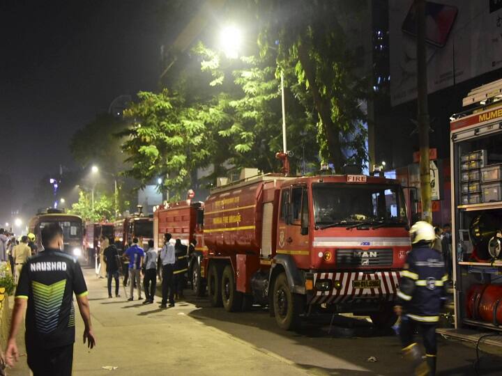 The fire that has been raging on since last night has not yet been fully controlled. Several fire fighting vehicles of the fire brigade are present at the spot trying to extinguish the fire. 