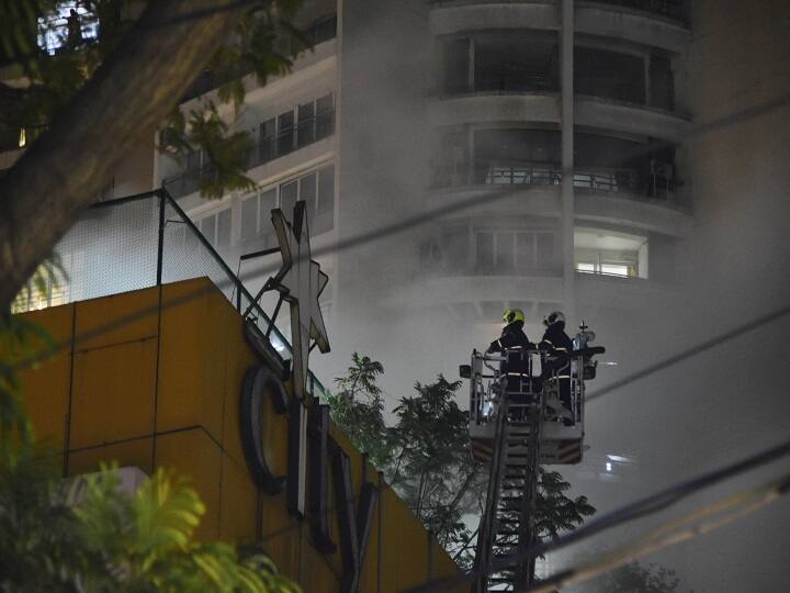 A huge fire erupted in the City Center Mall of Nagpada area in the country’s financial capital Mumbai last night, causing a huge damage (PTI Photo)