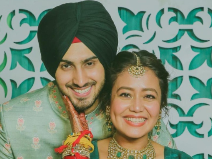 VIDEO Neha Kakkar And Rohanpreet Singh Finally Gets Hitched Watch The Lovebirds taking PHERAS VIDEO | Neha Kakkar And Rohanpreet Singh Finally Get Hitched; Watch The Lovebirds taking PHERAS