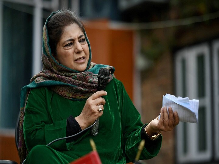 Mehbooba Mufti Disrespecting Indian Flag, Article 370 Won't Be Restored In Kashmir BJP BJP Tears Into Mehbooba Mufti On Tricolour Remark, Clarifies Article 370 Won't Be Restored In Kashmir