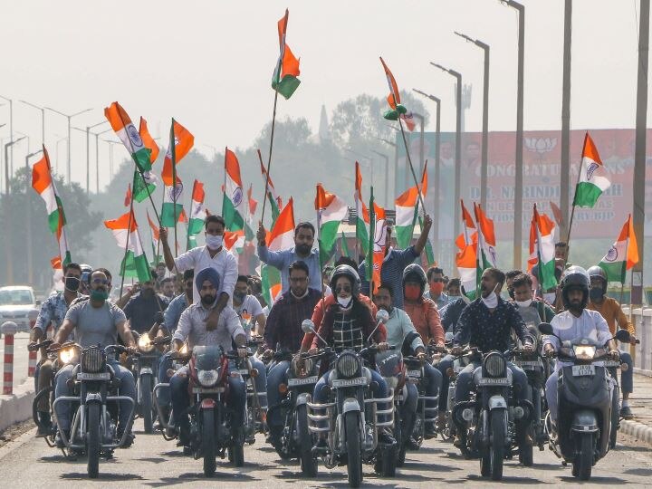 Mehbooba Mufti’s flag remark stirs protest 4 BJP workers detained for hoisting tricolour Mehbooba Mufti’s Flag Remark Stirs Protest in J&K, 4 BJP Workers Detained For Hoisting The Tricolour