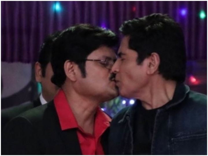 Bhabiji Ghar Par Hain Aasif Sheikh and Rohitashv Gour LOCK LIPS; PIC Goes VIRAL! Bhabiji Ghar Par Hain Lead Actors LOCK LIPS; PIC Goes VIRAL!