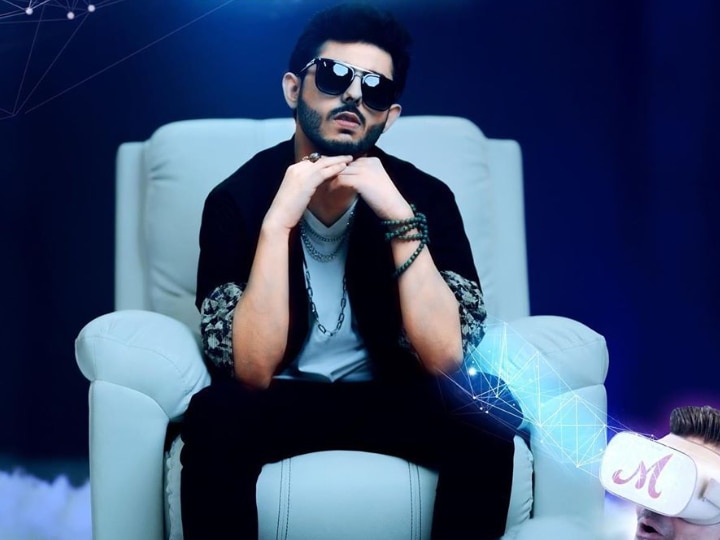 Date Karle: CarryMinati Aka Ajey Nagar Teams Up With Salim Merchant For New Music Video, See FIRST Poster Date Karle: CarryMinati Aka Ajey Nagar Teams Up With Salim Merchant For New Music Video, See FIRST Poster