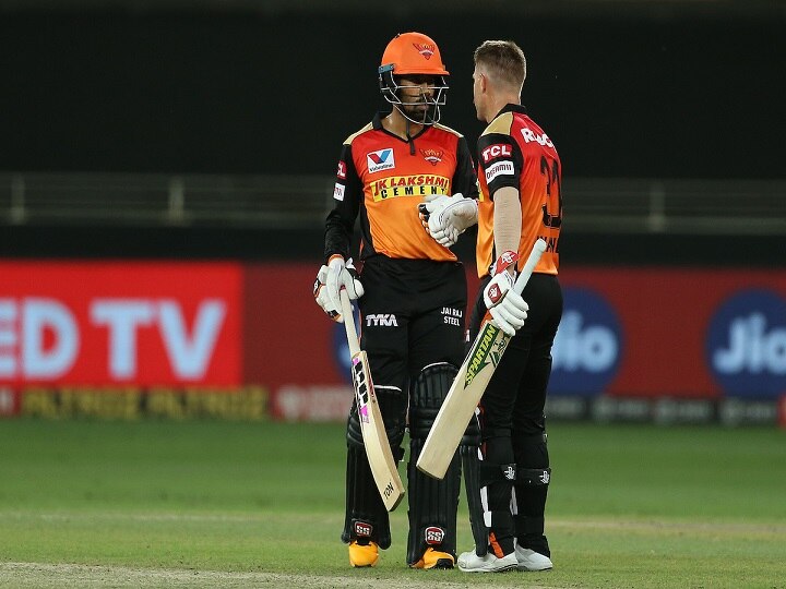 IPL 2020 Sunrisers Hyderabad Opening Pair David Warner Wriddhiman Saha Post Highest Powerplay Total In Season IPL 2020: Warner-Saha Opening Duo Rack Up 77 Runs In 6 Overs To Register Highest Powerplay Score In Season 13