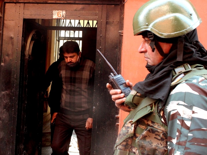 Jammu Kashmir: NIA Raids 10 Locations Including Greater Kashmir Office Terror-Funding Case J&K: NIA Raids 10 Locations In Terror-Funding Case; Seizes Incriminating Documents