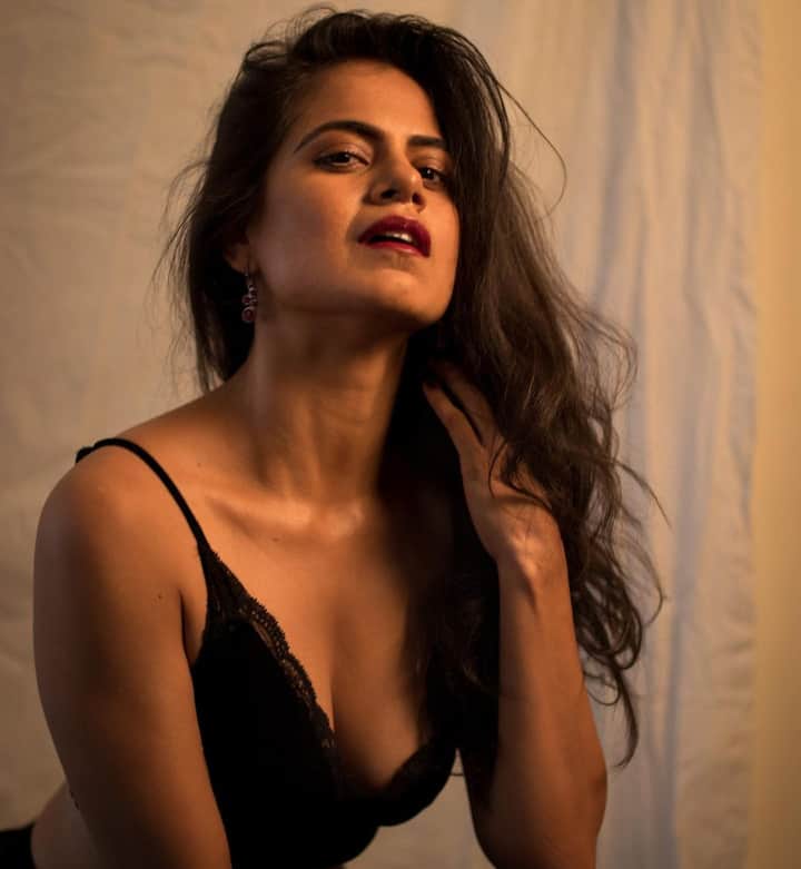 Prashansa Sharma is quite active on social media and she often shares stunning photos on Instagram. 