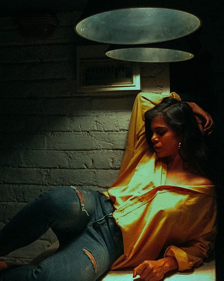 Prashansa Sharma has often set the temperature soaring with her photos. The diva knows how to team up her outfits for the perfect look.