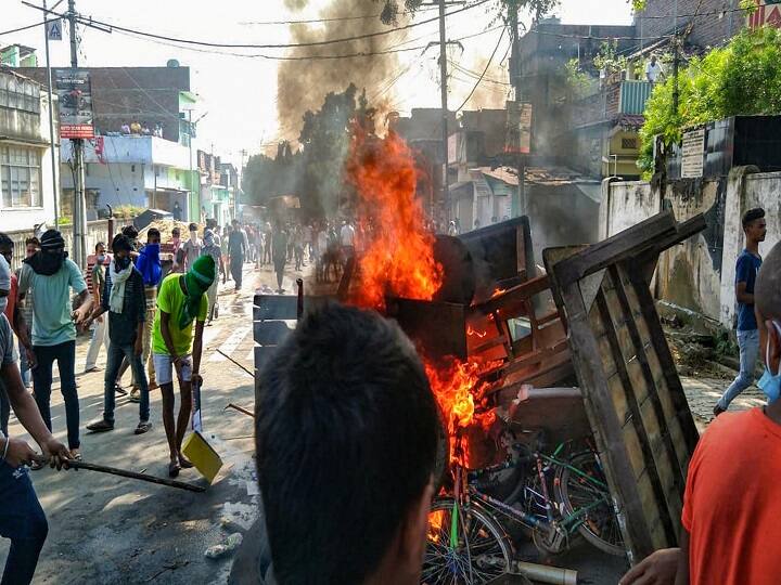 Munger: Protestors set on fire furniture after clashes with the police over immersion of Goddess Durga idols, in Munger, Thursday, Oct 29, 2020. (PTI Photo) 