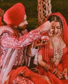 Neha Kakkar Shares UNSEEN PICS From Her Wedding; Dedicates Mushy Post For Husband Rohanpreet Singh