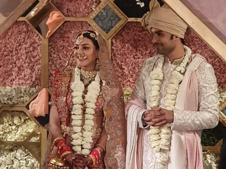 Kajal Aggarwal Gets Married To Gautam Kitchlu Kajal Aggarwal Wedding Photos FIRST PIC: 'Singham' Actress Kajal Aggarwal Gets Married To Gautam Kitchlu