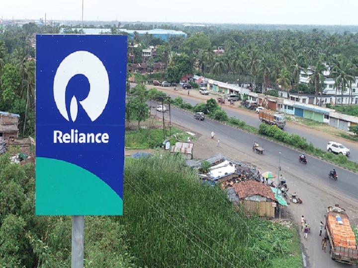 RIL's Q2 Net Profit Falls 15% To Rs 9,567 Crore As Covid-19 Impacted Fuel Demand RIL's Q2 Net Profit Falls 15% To Rs 9,567 Crore As Covid-19 Impacted Fuel Demand