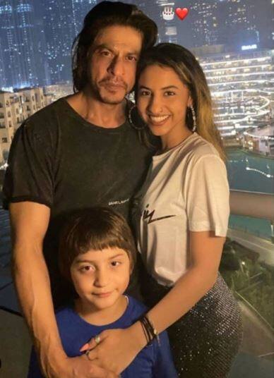 Suhana’s cousin Alia Chhiba too shared a pic from the bash where she can be seen posing with the birthday boy SRK and lil AbRam